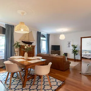 https://volantin-apartment-by-aston-rentals.sansebastianhotels.net